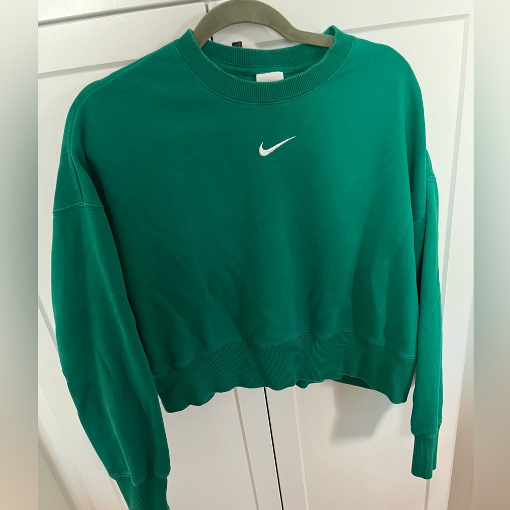 XS Nike sweatshirt